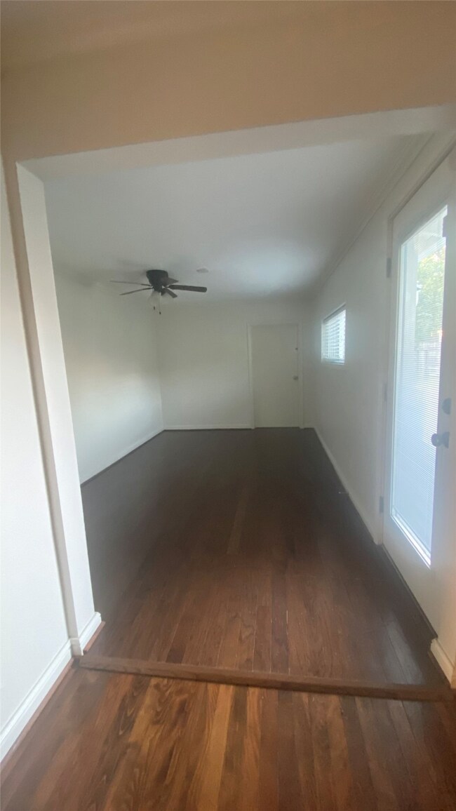 1701 Nina Lee Ln, Houston, TX 77018 - photo 2