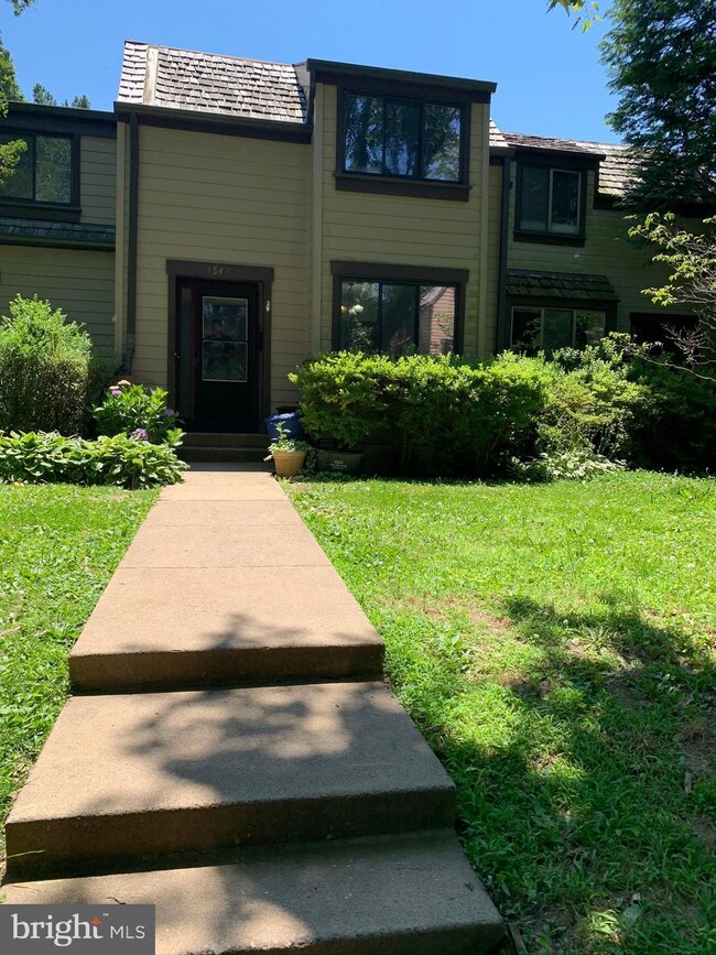 1547 Scandia Cir, Reston, VA 20190 - photo 4