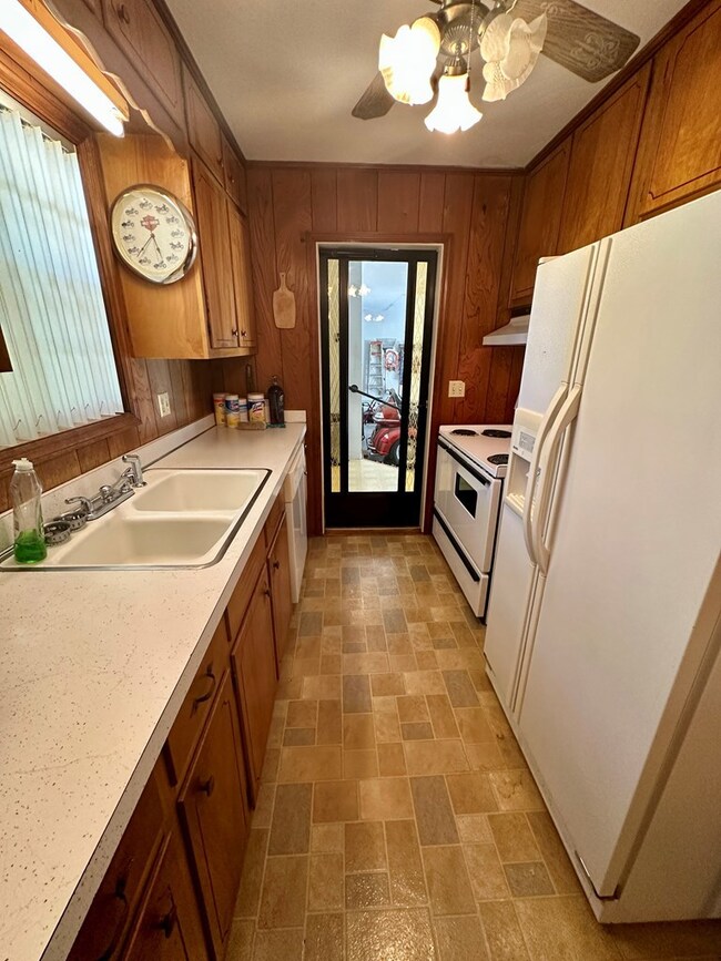 4709 Stagecoach Rd, Albany, GA 31705 - photo 4