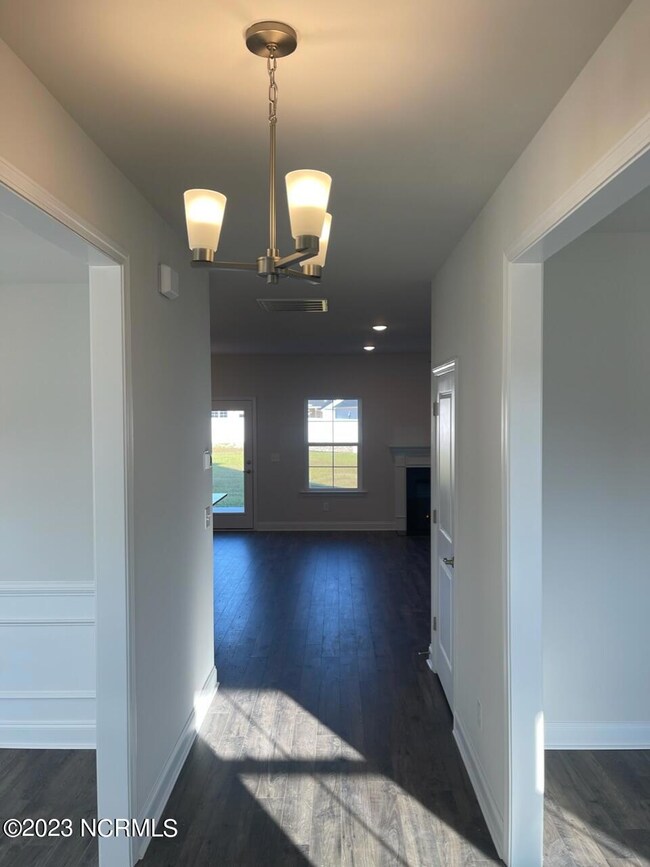 EBB55A66-A132-451F-BEDE-4613F0B9BDF7