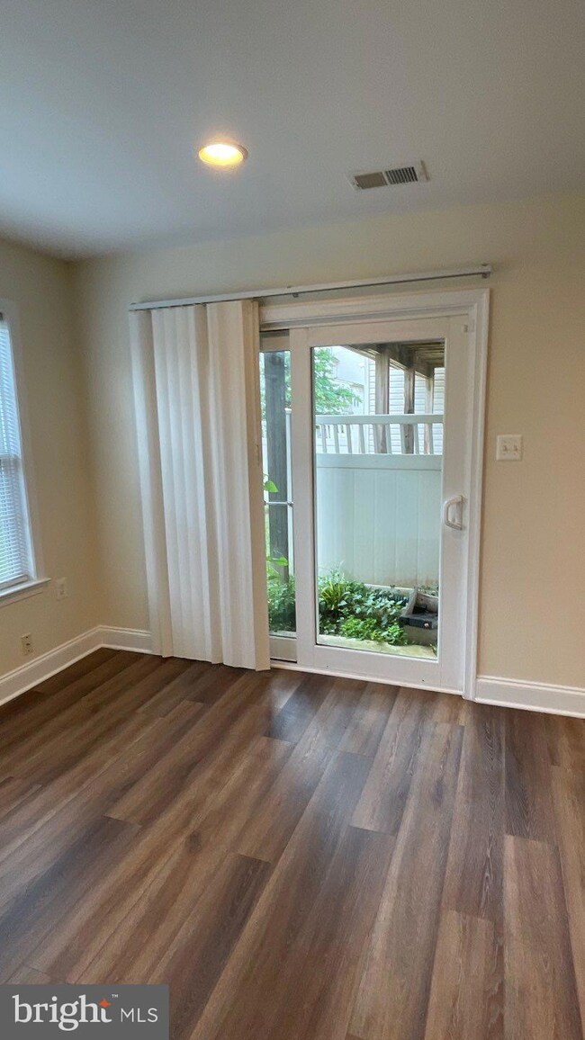 9115 Marlove Oaks Ln, Owings Mills, MD 21117 - photo 6