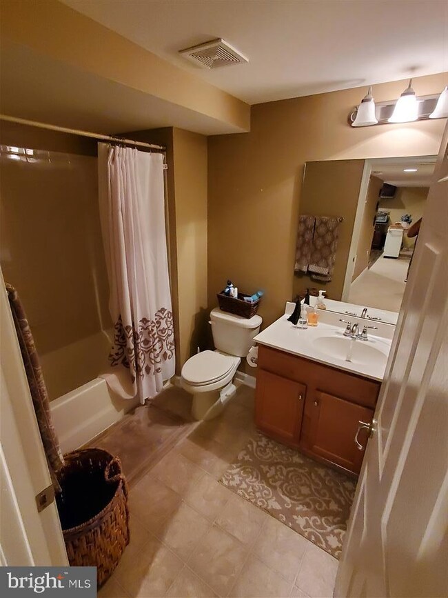 42234 Oasis Ct, Chantilly, VA 20152 - photo 4