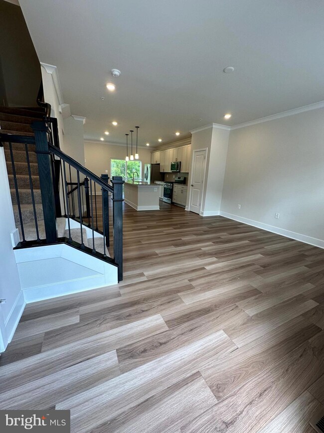 2318 Woodlands Rd, Woodlawn, MD 21244 - photo 2