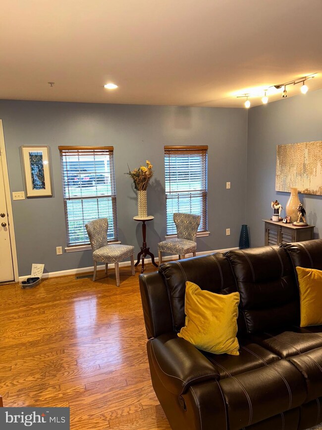 4513 Hidden Stream Ct, Owings Mills, MD 21117 - photo 7