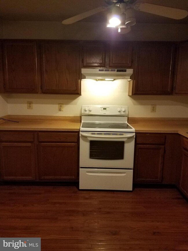 6102 Beacon Hill Place, Capitol Heights, MD 20743 - photo 4