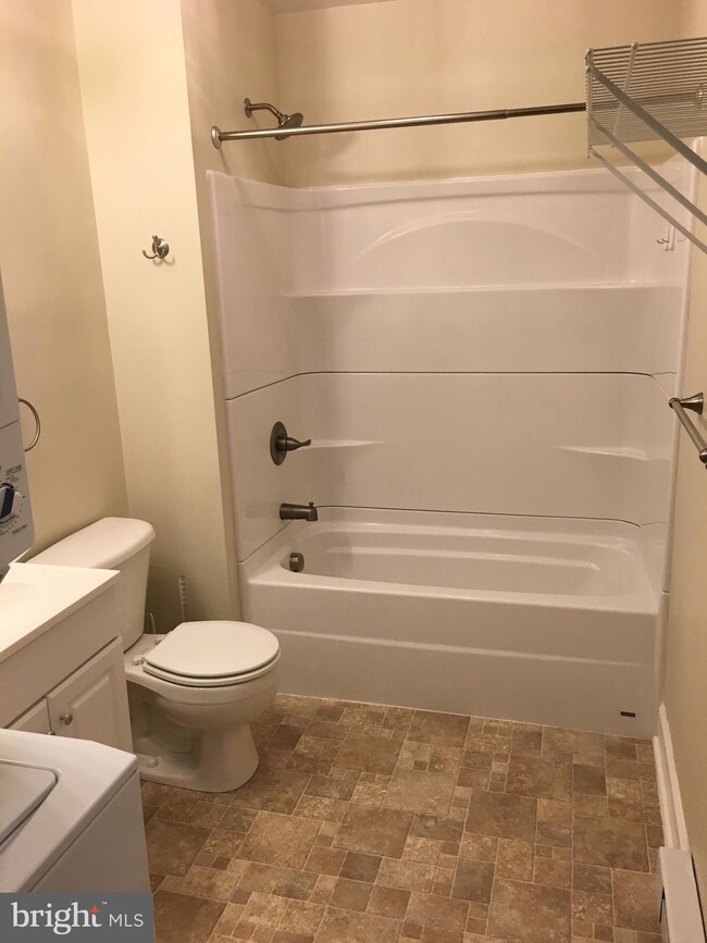 11 S Church St unit 4, Waynesboro, PA 17268 - photo 6