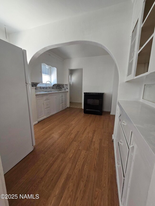 515 W Maple St, Winslow, AZ 86047 - photo 5