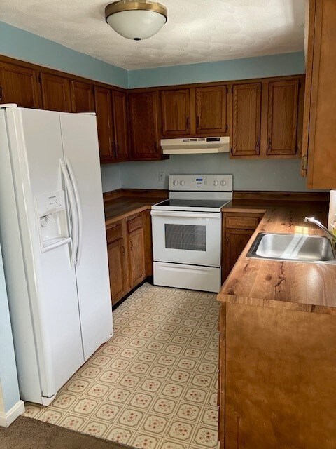 34 Lowell Rd unit 36, Pepperell, MA 01463 - photo 2