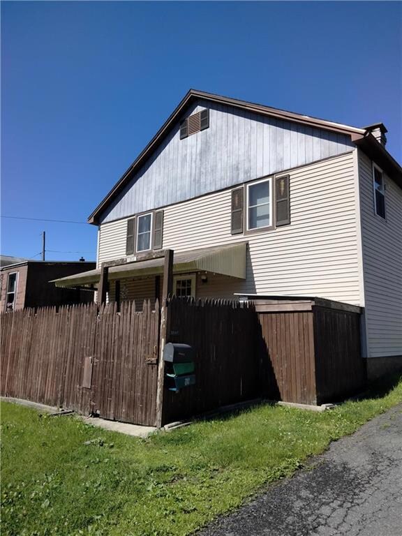 120 S 2nd St unit F, Lehighton, PA 18235 - photo 2