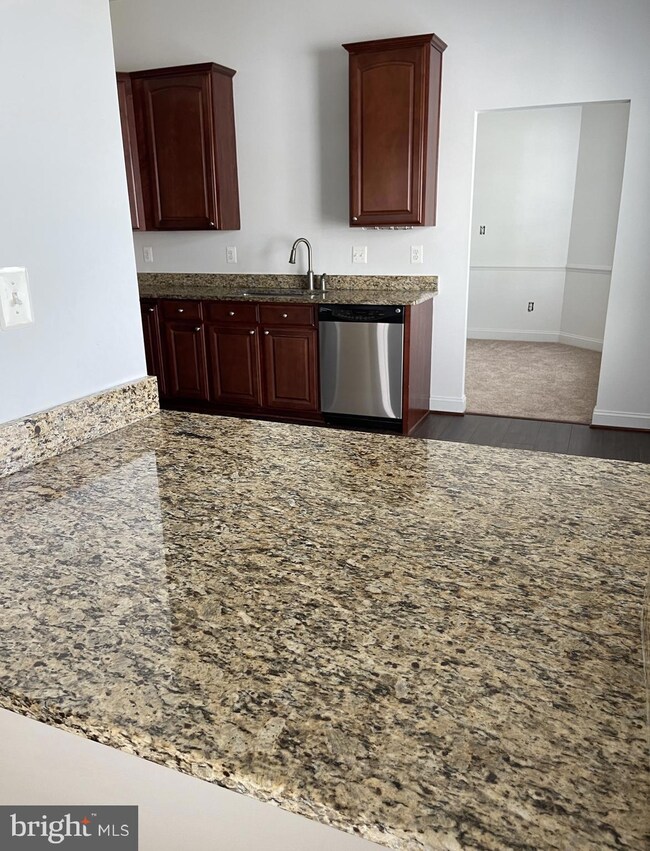 11156 Montclair Ct, White Plains, MD 20695 - photo 7