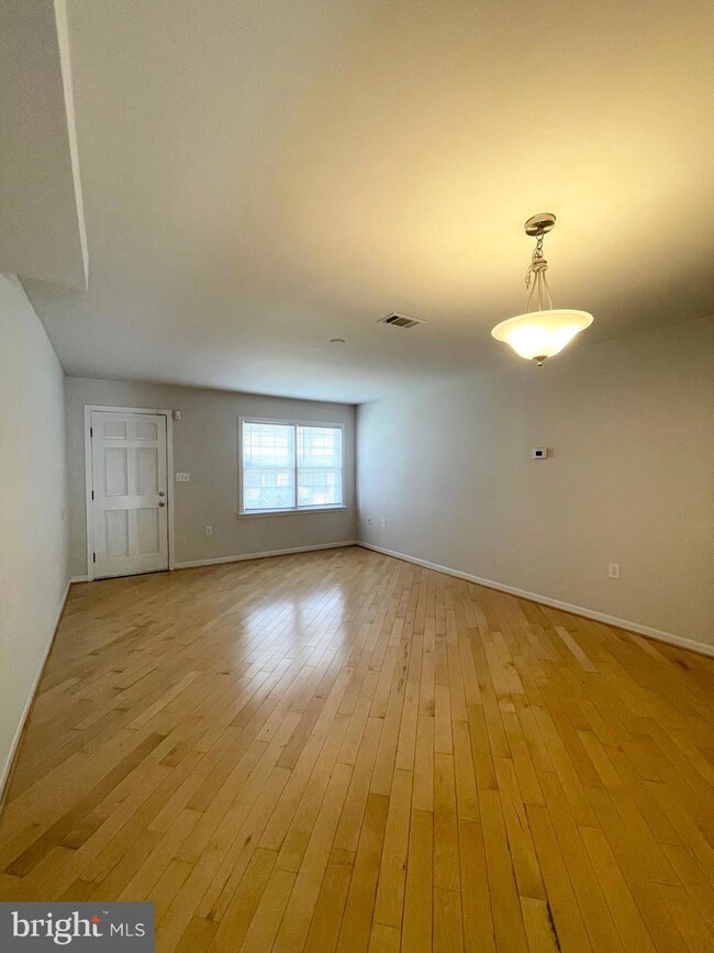 806 Mews Ln, Frederick, MD 21701 - photo 5