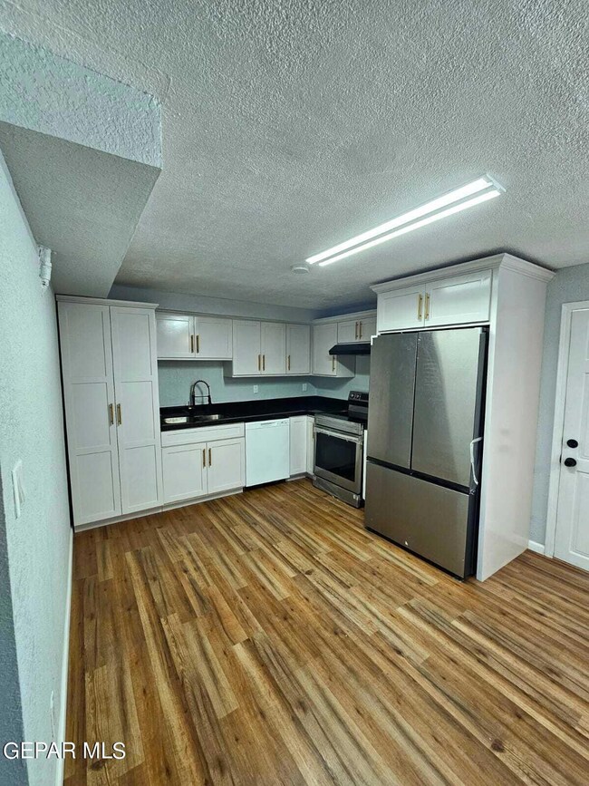 428 Jensen Ave, El Paso, TX 79915 - photo 6