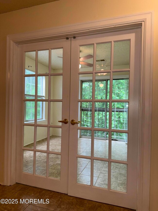 17-6 Augusta Ct, Freehold, NJ 07728 - photo 5