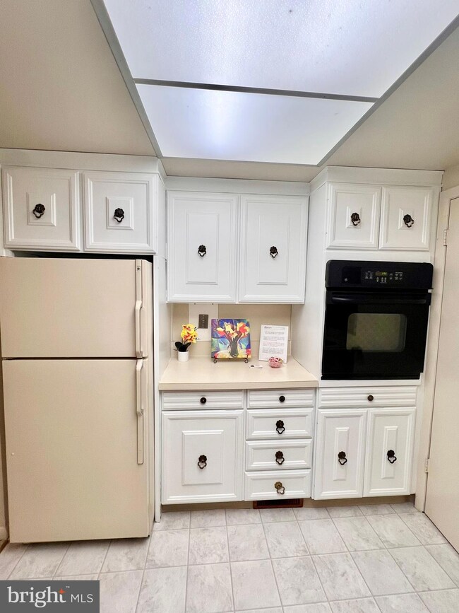 3425 S Leisure World Blvd unit 891D, Silver Spring, MD 20906 - photo 4