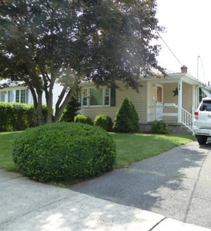 34 Auburn St, Chicopee, MA 01013 - photo 2