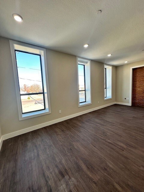 323 W Main St unit 202, Denison, TX 75020 - photo 7