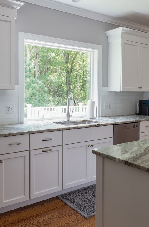 11 Penny Meadow Ln, Hopkinton, MA 01748 - photo 4