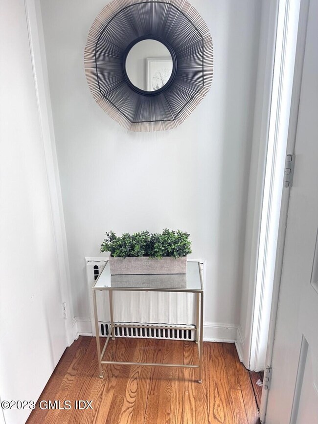 70 Bruce Park Ave unit 4, Greenwich, CT 06830 - photo 2