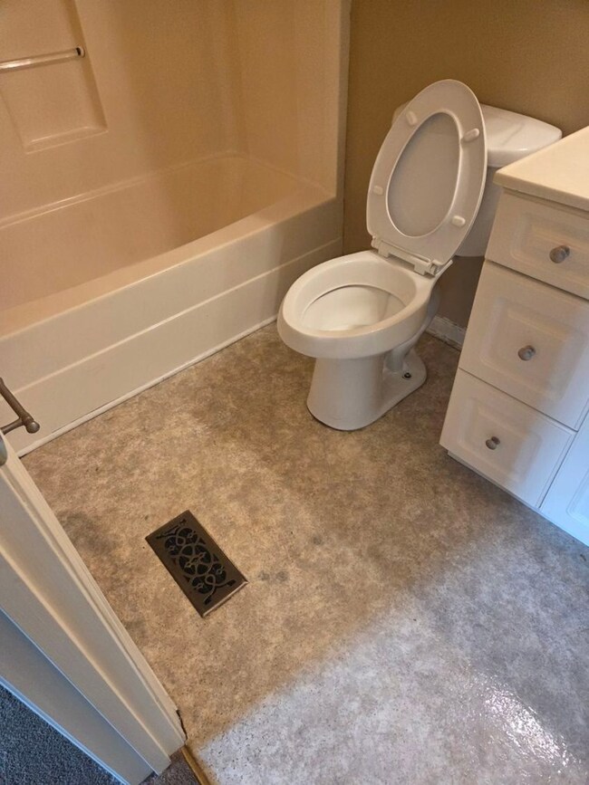 717 E 44th St, Tifton, TN - photo 5