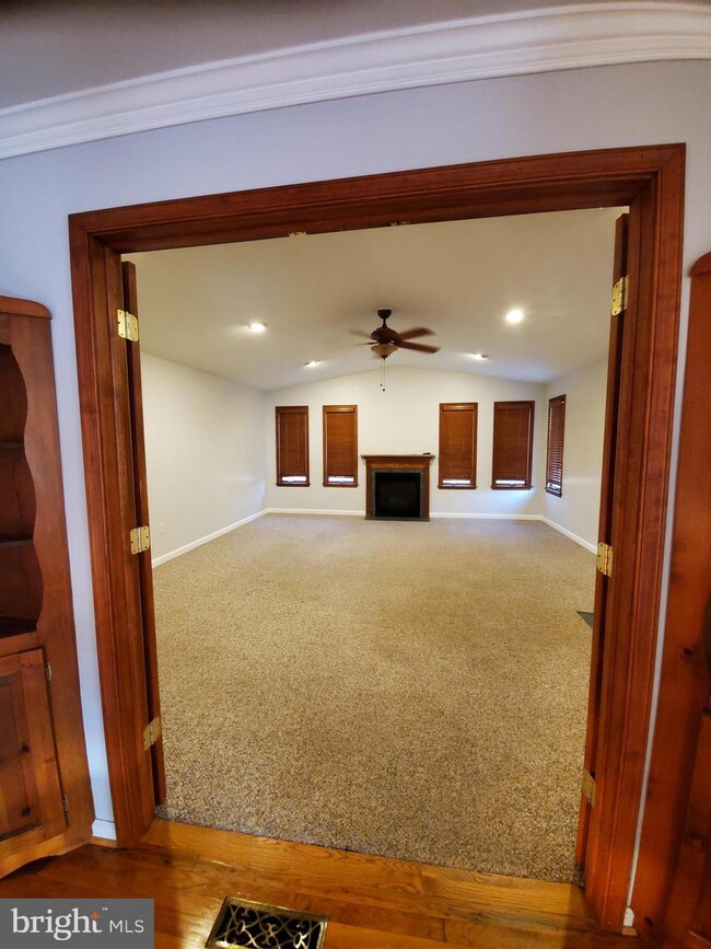 5915 Hanna Rd, Sykesville, MD 21784 - photo 7