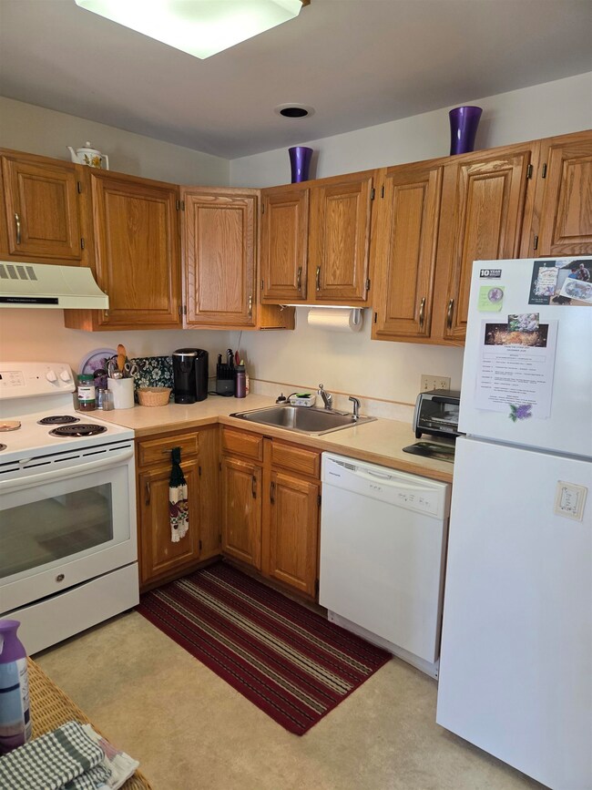 332 Parkside Rd unit 17, New London, NH 03257 - photo 4