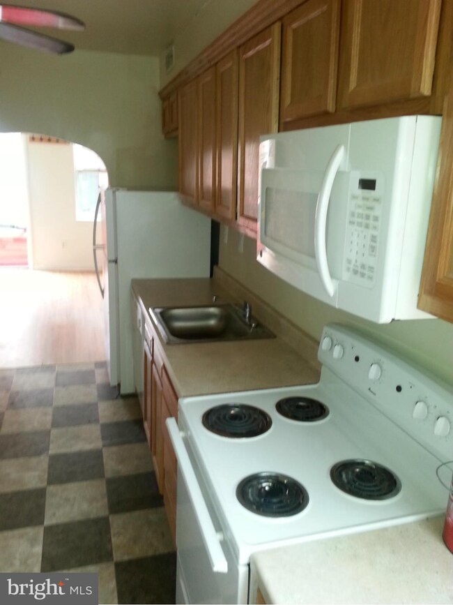 615 S Bradford St, Baltimore, MD 21224 - photo 3