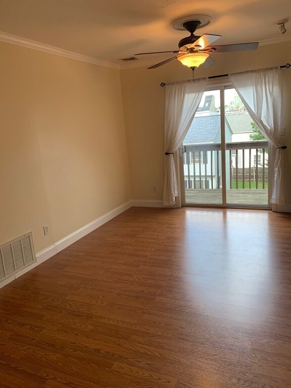 111A W 8th St unit R, Boston, MA 02127 - photo 3