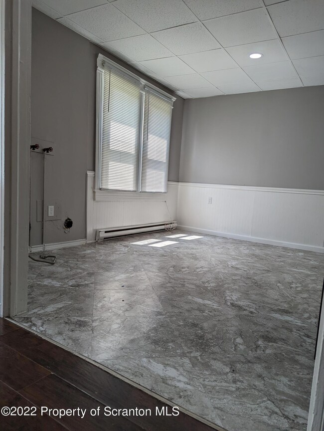 827 N Main 1st Floor Ave, Scranton, PA 18504 - photo 5