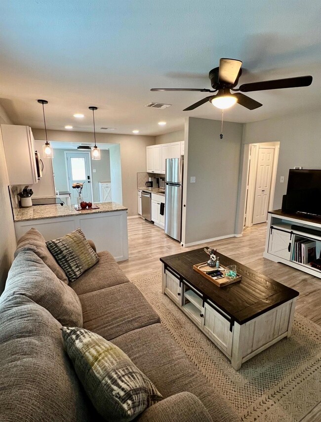 111 Herberta St, Pottsboro, TX 75076 - photo 4