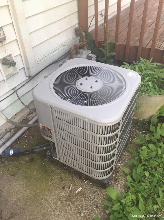 1510 Greenway St, La Porte, IN 46350 - photo 2