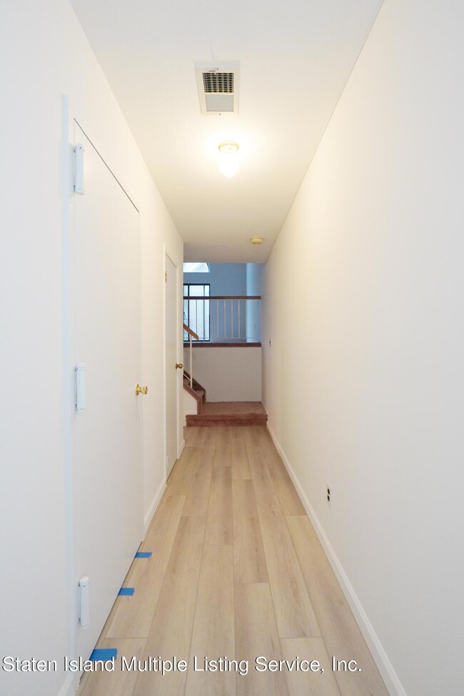 17 Eric Ln, Staten Island, NY 10308 - photo 5