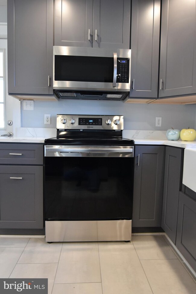 208 Dale Rd, Pasadena, MD 21122 - photo 4