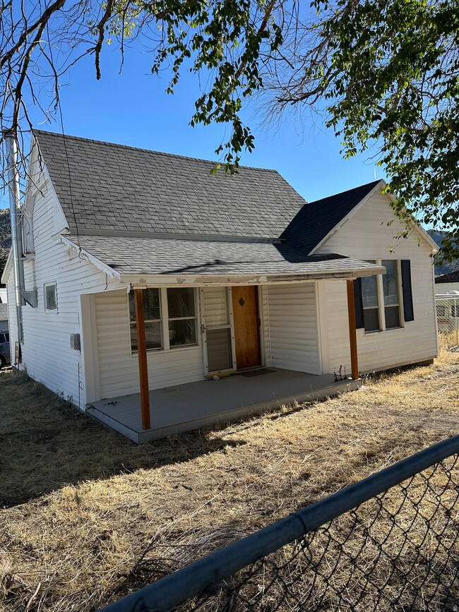 85 W Leadville Row, Eureka, UT 84628 - photo 2