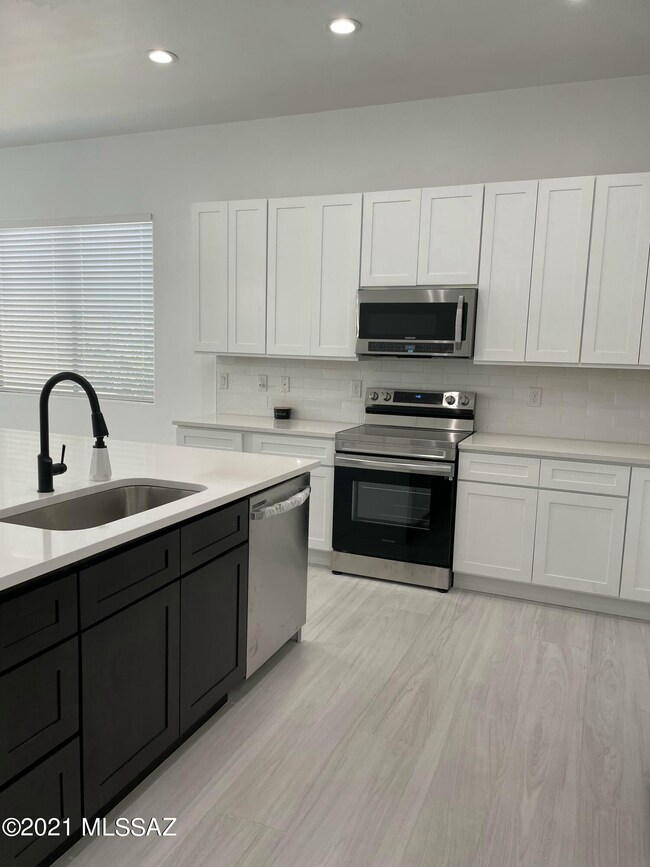 5164 E Park Vista Dr, Tucson, AZ 85756 - photo 7