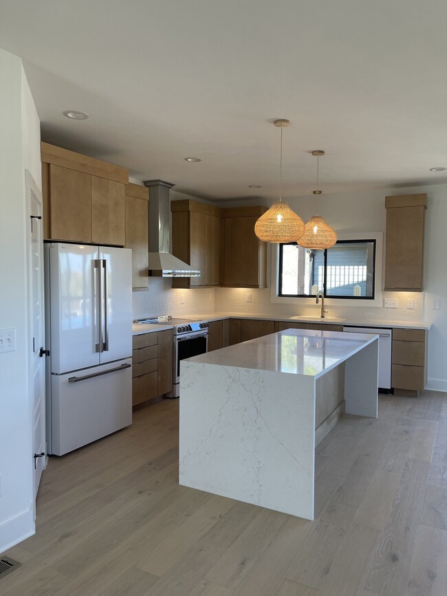 708 W 4th St, Columbia, TN 38401 - photo 3