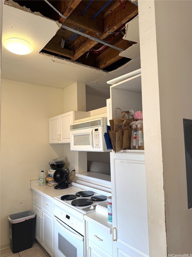 94-692 Lumiauau St unit TT5, Waipahu, HI 96797 - photo 3