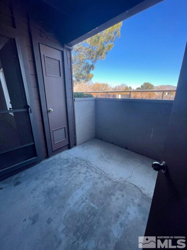 1465 E Peckham Ln unit 71, Reno, NV 89502 - photo 4