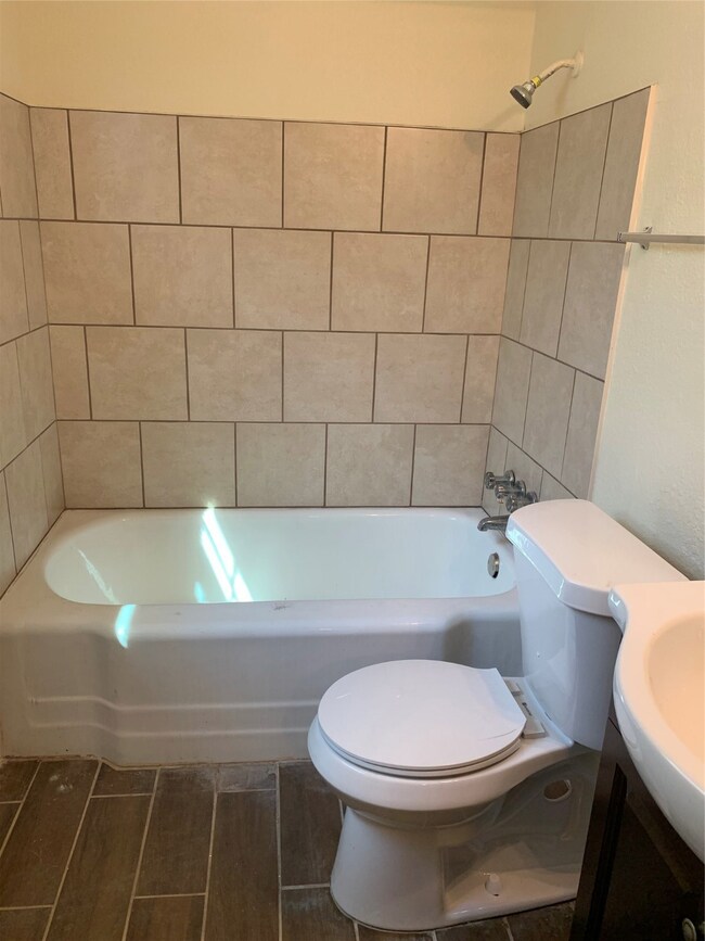 7327 Orlando St, Houston, TX 77016 - photo 3