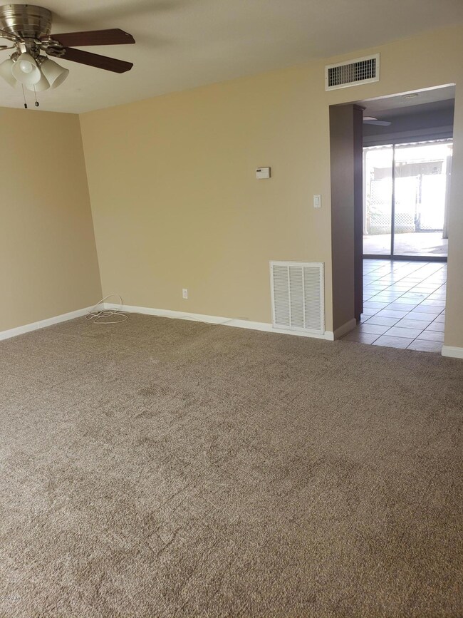 LIVING RM
