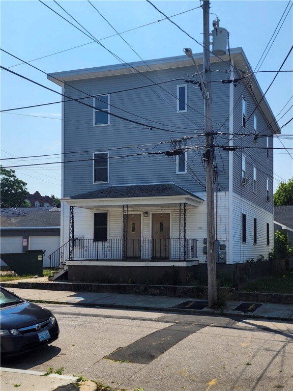 6 Beacon St, Central Falls, RI 02863 - photo 4