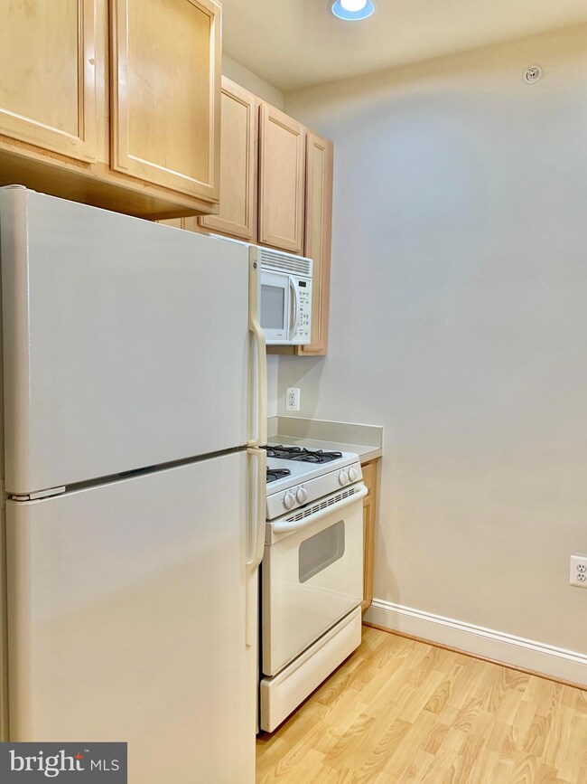 11924 Darnestown Rd, Gaithersburg, MD 20878 - photo 5
