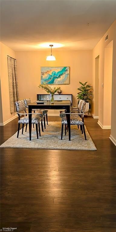 Dining area - VIRTUALLY STAGED