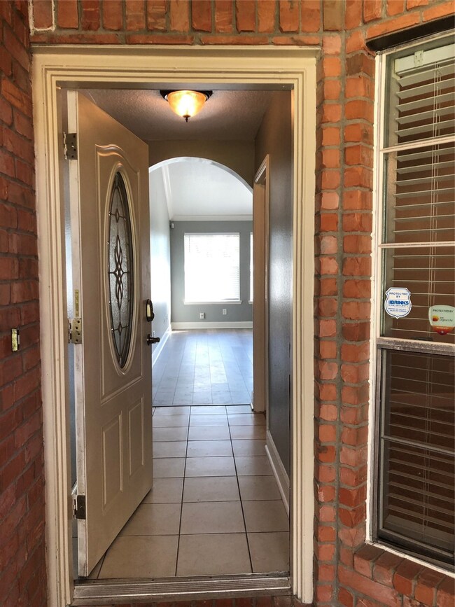 3109 Quail Run Dr, Alvin, TX 77511 - photo 3