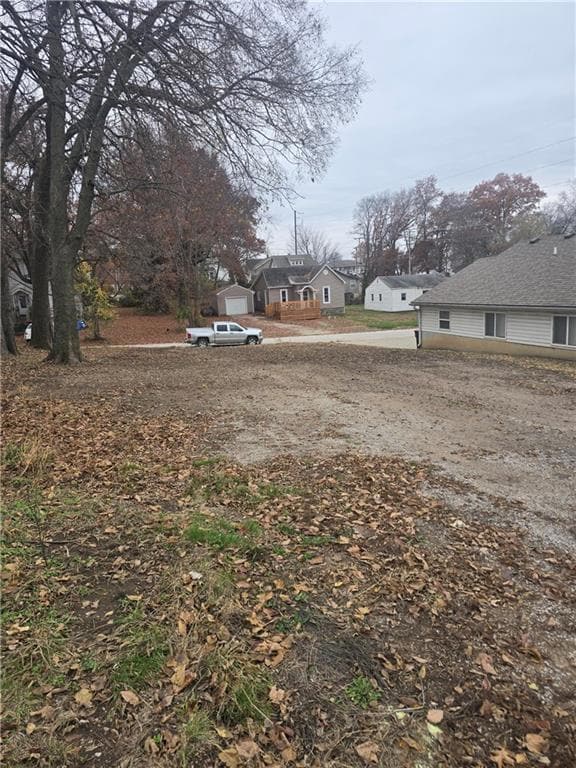 219 Ming St, Warrensburg, MO 64093 - photo 3