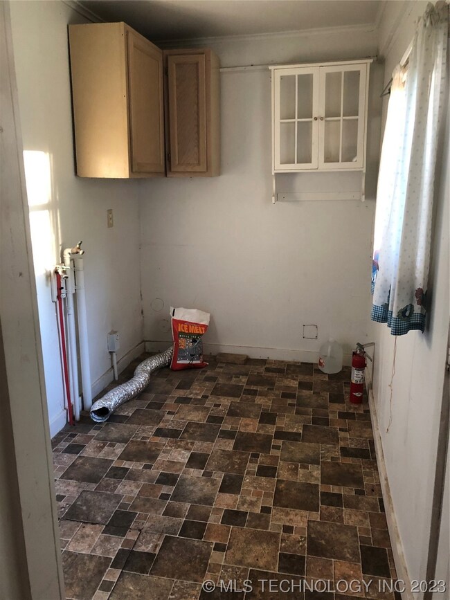 618 N Collins Ave, Okmulgee, OK 74447 - photo 7