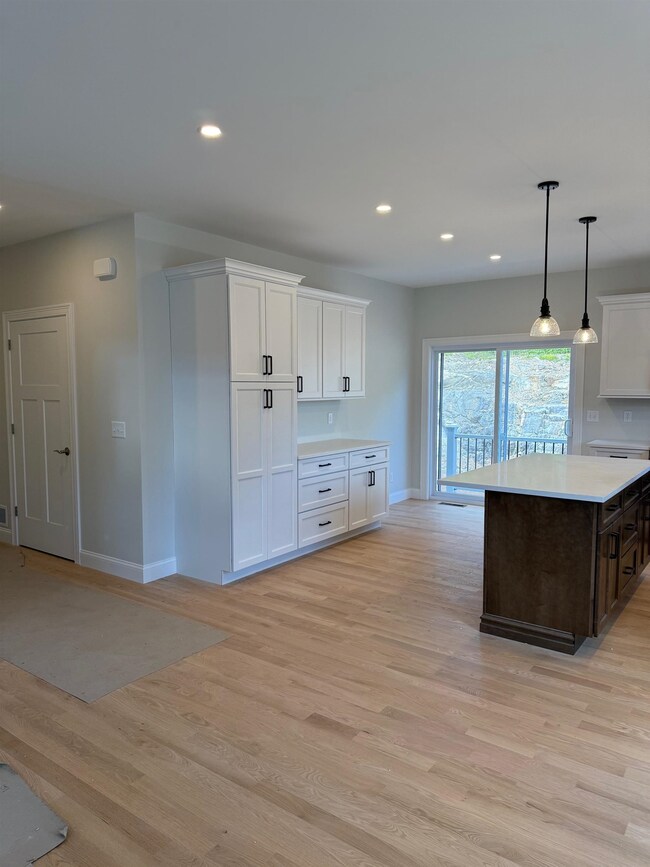 10 Mid Trail Crossing Ln, Windham, NH 03087 - photo 5