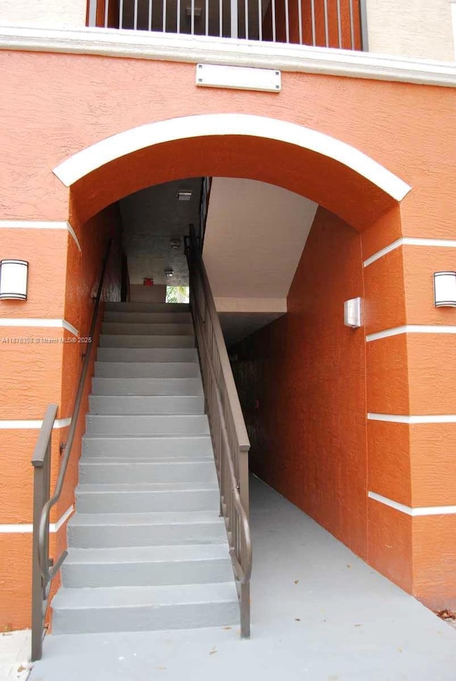 4175 N Haverhill Rd unit 911, West Palm Beach, FL 33417 - photo 2