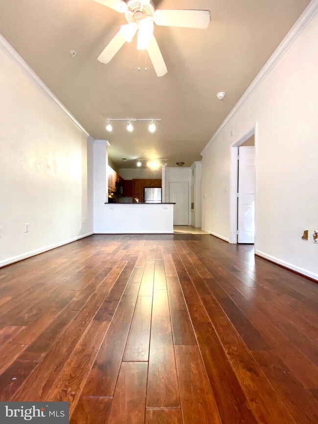 12945 Centre Park Cir unit 104, Herndon, VA 20171 - photo 7