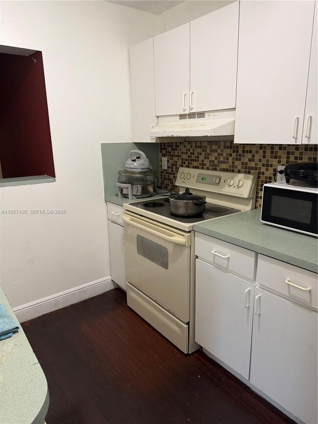 1850 NW 22nd Ct unit b, Miami, FL 33125 - photo 3