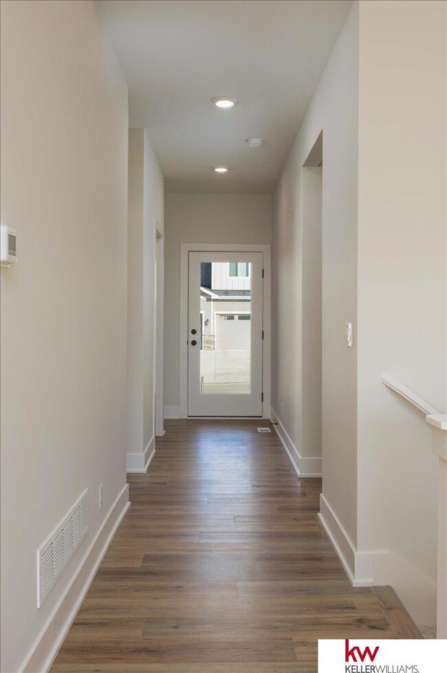 11709 Port Royal Dr, Papillion, NE 68046 - photo 5